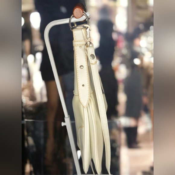 Vintage White Prada Leather Cleo Women's Bag - Picture 3 of 13